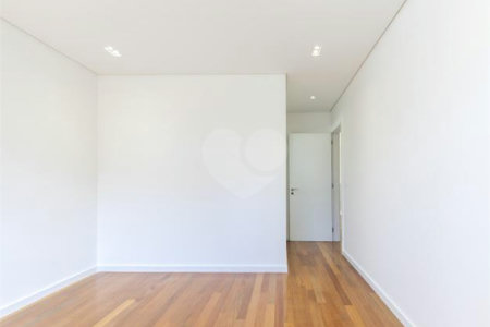 Casa à venda com 4 suítes no condomínio Hípica Garden, São Paulo - SP