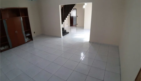 Sobrado à venda com 4 quartos, sendo 1 suíte,  em Vila Gomes, São Paulo, SP