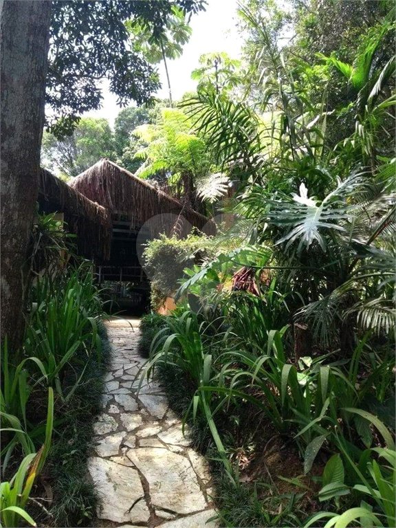 Chácara à venda com 4 quartos, sendo 3 suítes, no Centro, Juquitiba, SP