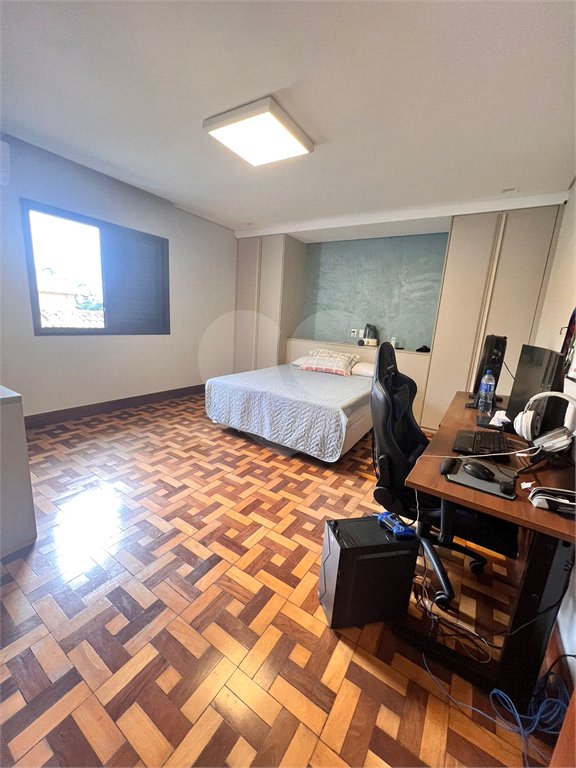 Sobrado à venda com 5 quartos, sendo 2 suítes, em Vila Inah, São Paulo, SP