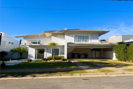 Casa à venda ou para alugar com 3 suítes no condomínio Figueira Garden, Atibaia - SP