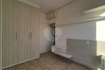 Casa à venda com 3 quartos, sendo 1 suíte, no condomínio Lago da Serra, Araçoiaba da Serra - SP