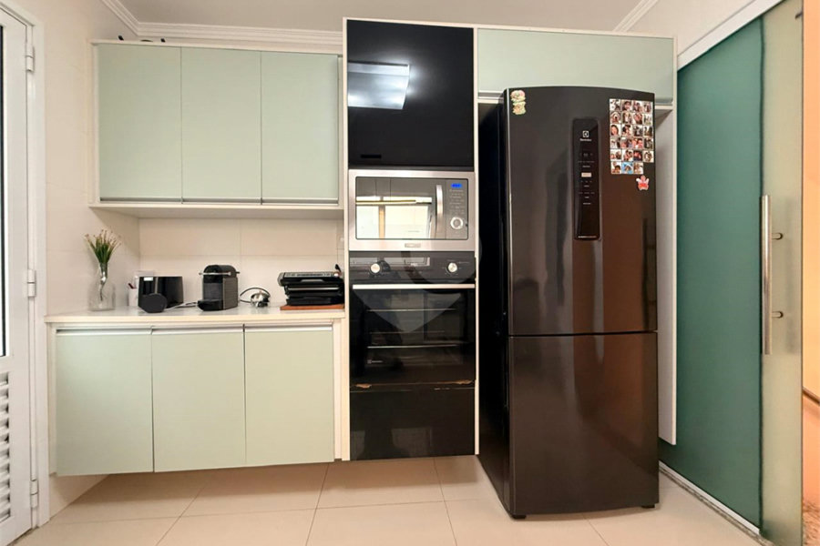Casa à venda com 4 quartos, sendo 2 suítes, no condomínio Florada da Serra, São Paulo - SP