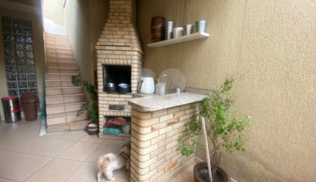 Casa à venda com 4 quartos, sendo 2 suítes,  em Parada Inglesa, São Paulo, SP