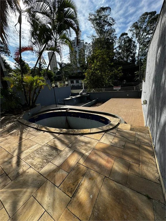 Casa à venda ou para alugar com 4 quartos, sendo 2 suítes, em Vila Andrade, São Paulo, SP