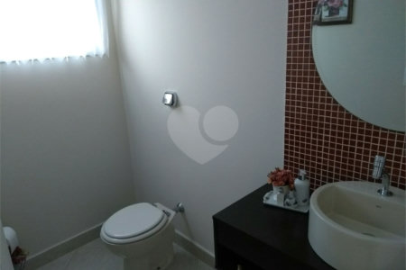 Casa à venda com 3 quartos, sendo 2 suítes,  no condomínio Terras do Oriente, Valinhos - SP