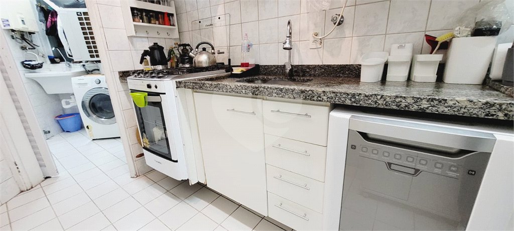 Apartamento à venda com 3 quartos, sendo 1 suíte, em Vila Isa, São Paulo, SP