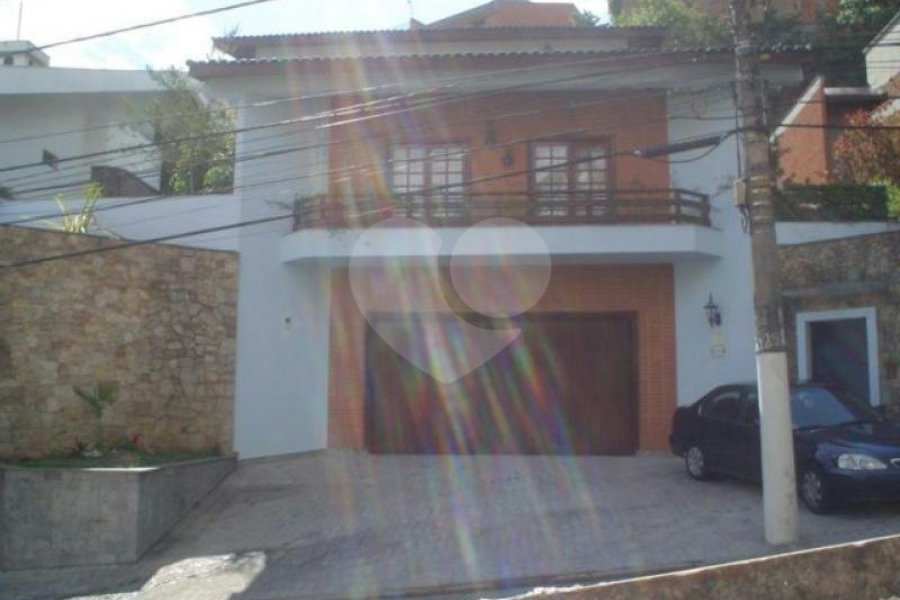 Sobrado à venda com 4 quartos, sendo 3 suítes, em Jardim São Bento, São Paulo, SP