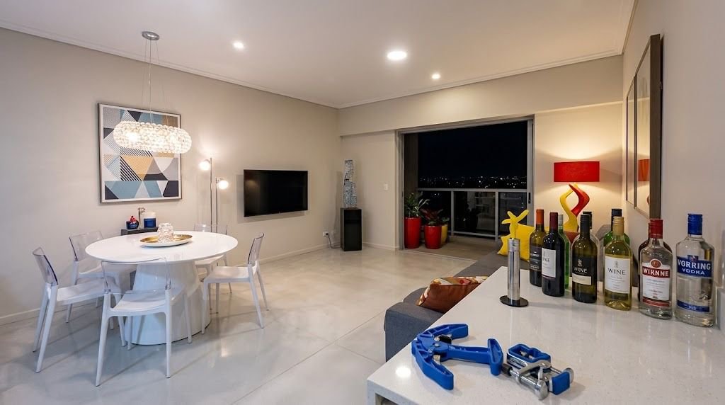 Apartamento com 2 dormitórios à venda, 76 m² por R$ 365.000,00 - Vila Júlia - Guarujá/SP