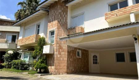 Casa para alugar com 4 quartos, sendo 2 suítes,  no condomínio Porto Fino, São Paulo - SP