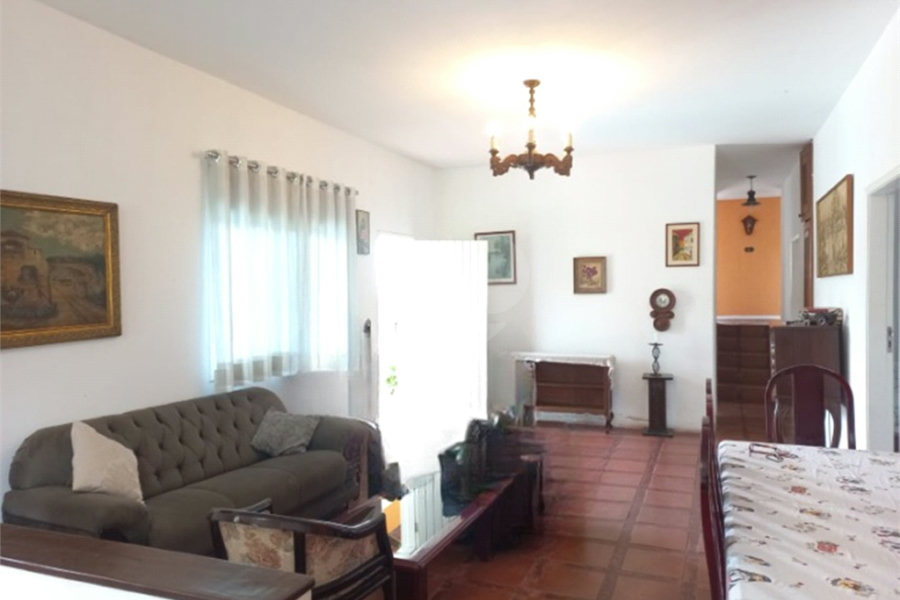 Casa à venda com 4 quartos, sendo 2 suítes, no condomínio Residencial Ypeville, Mairiporã - SP