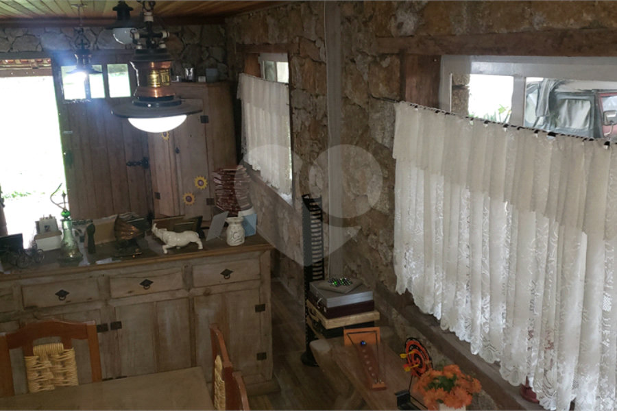 Casa à venda com 4 quartos, sendo 1 suíte, em Serra da Cantareira, Mairiporã, SP