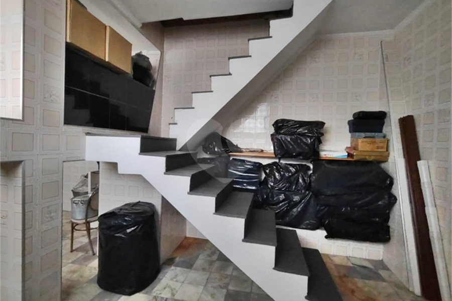 Casa à venda com 3 quartos, sendo 1 suíte, no condomínio Vila Paiva, São Paulo - SP