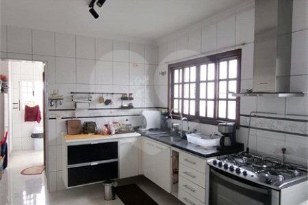 Sobrado à venda com 3 quartos, sendo 1 suíte, em Vila Constança, São Paulo, SP