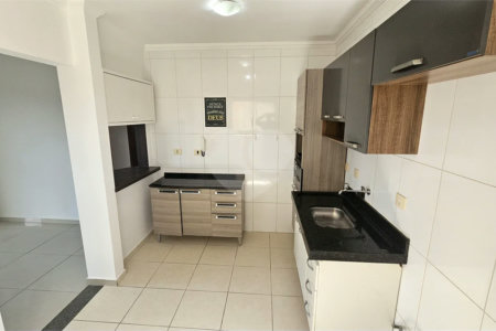 Apartamento Locação Condomínio Anguri com 02 dormitórios com Ar e Sacada