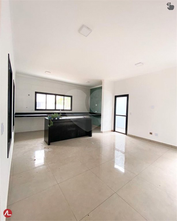 Casa à venda com 2 quartos, sendo 1 suíte, no condomínio Residencial Beija Flor, Atibaia - SP
