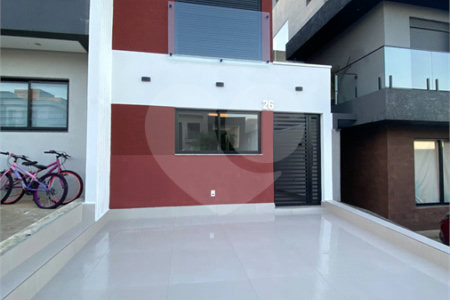 Casa à venda com 3 suítes no condomínio Residencial The Square Village, Cotia - SP