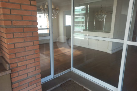 Apartamento à venda com 4 quartos, sendo 2 suítes, em Vila Uberabinha, São Paulo, SP