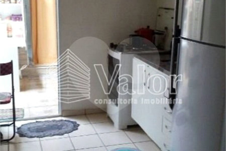 Casa em condomínio com 3 dormitórios