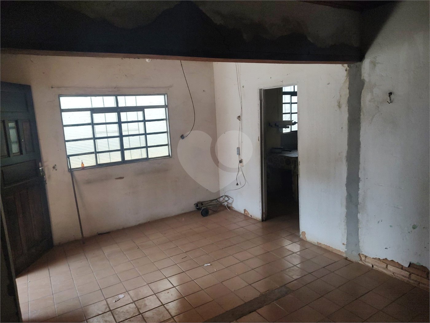 Casa à venda com 2 quartos, sendo 1 suíte, no Centro, Jarinu, SP