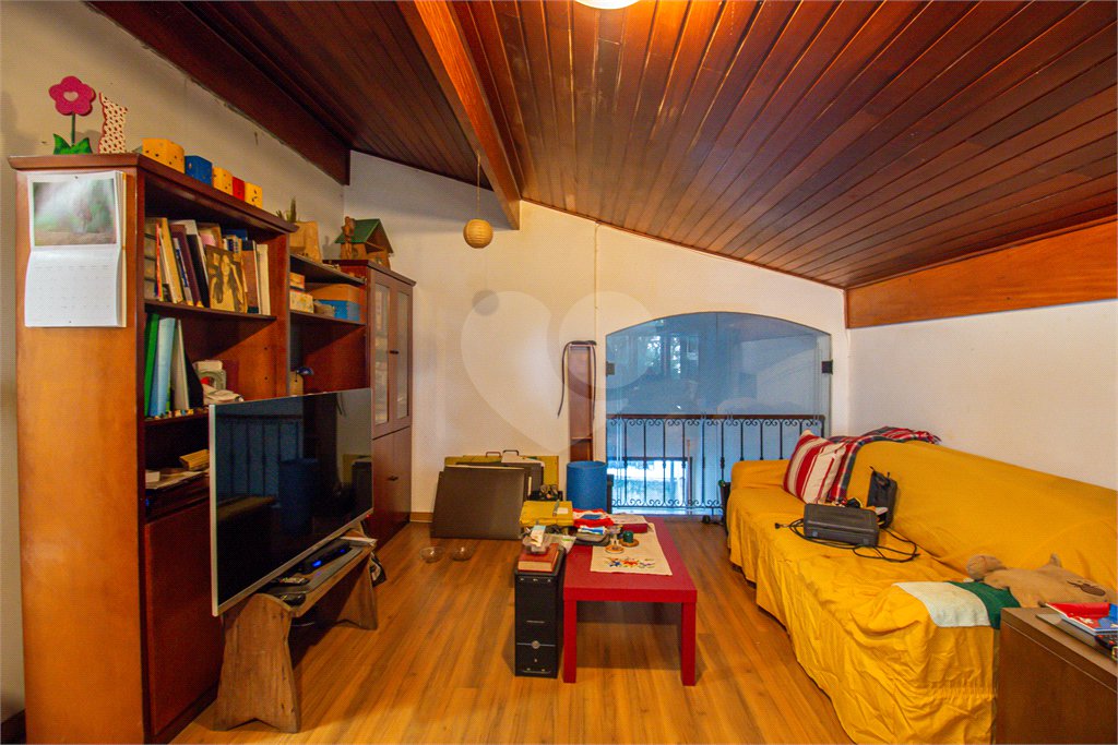 Casa à venda com 4 quartos, sendo 2 suítes, em Chácara Flora, São Paulo, SP