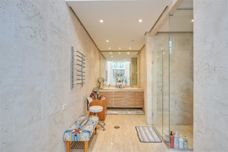 Casa à venda com 5 suítes no condomínio Chácara Flora, São Paulo - SP
