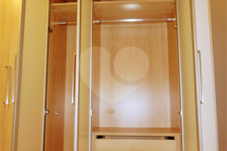 Casa à venda com 3 suítes no condomínio Residencial Jardim América, Vinhedo - SP