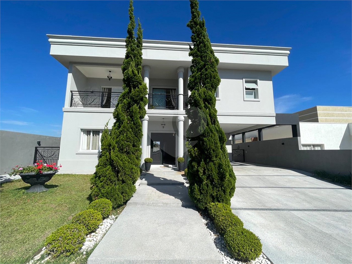 Casa à venda com 3 suítes no condomínio Arujá Verdes Lagos, Arujá - SP
