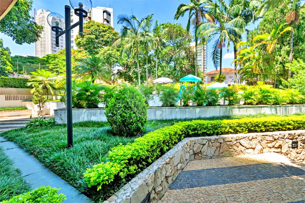 Apartamento à venda com 3 suítes em Campo Belo, São Paulo, SP