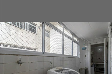 Apartamento à venda com 3 quartos, sendo 1 suíte,  em Aclimação, São Paulo, SP