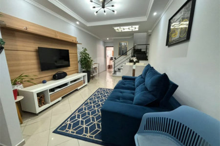 Casa à venda com 3 quartos, sendo 1 suíte, no condomínio Mira Estrela, São Paulo - SP