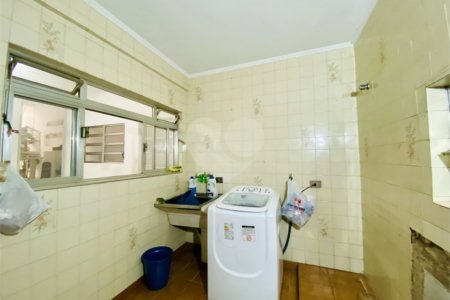 Sobrado à venda com 4 quartos, sendo 1 suíte, em Vila Gilda, Santo André, SP