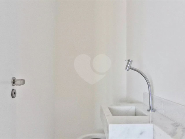 Apartamento à venda com 2 quartos, sendo 1 suíte,  em Parque São Domingos, São Paulo, SP