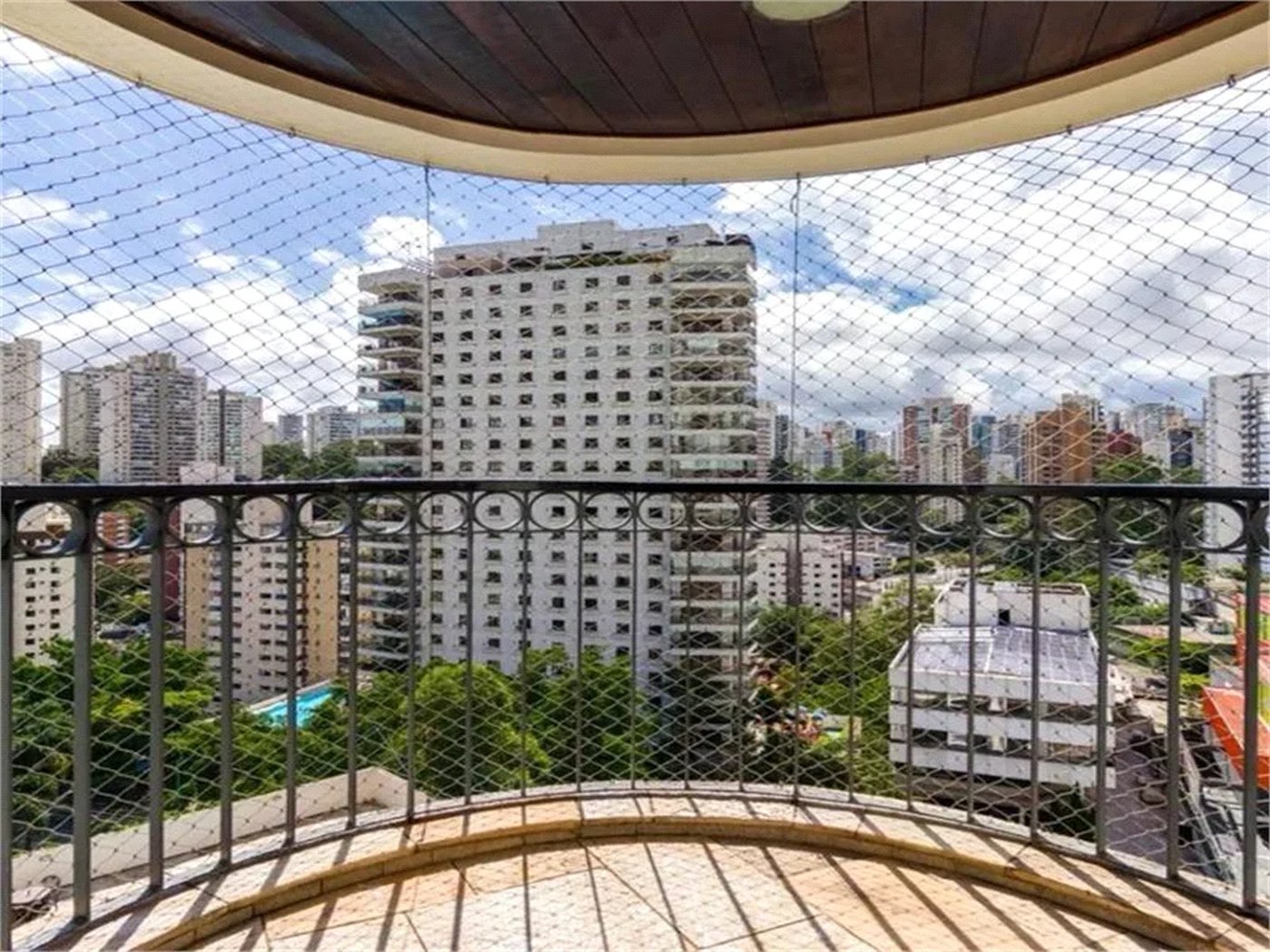 Apartamento à venda com 4 quartos, sendo 3 suítes,  em Vila Andrade, São Paulo, SP