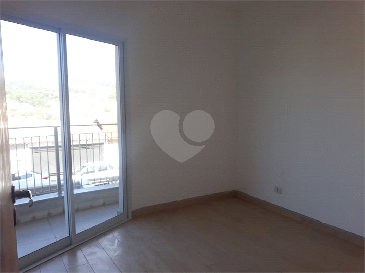 Apartamento à venda ou para alugar com 2 quartos, sendo 1 suíte,  em Jardim Flórida, São Roque, SP