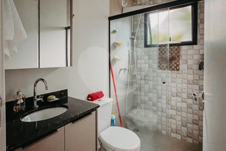 Casa à venda com 3 quartos, sendo 1 suíte, no condomínio Residencial Marchant Buarque, Atibaia - SP