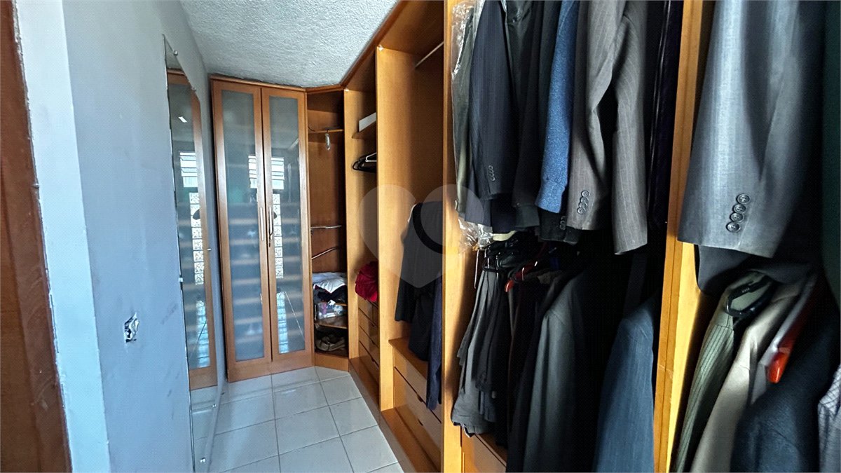Sobrado à venda com 3 quartos, sendo 2 suítes, em Cidade São Francisco, São Paulo, SP