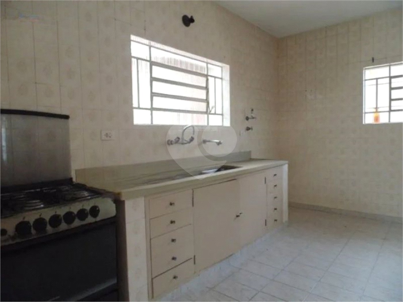 Casa Térrea à venda com 3 quartos, sendo 1 suíte,  em Parque Jabaquara, São Paulo, SP