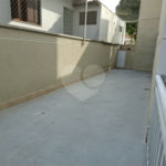 Casa à venda com 3 quartos, sendo 1 suíte, no condomínio Vila Arnoni, São Paulo - SP