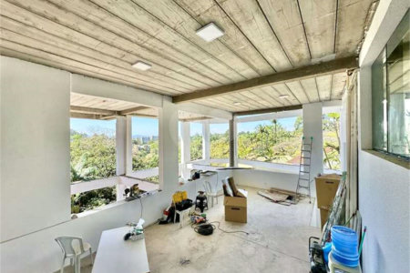 Casa Contemporânea e Mobiliada no Condomínio Palos Verdes – A Essência do Alto Padrão na Granja Viana – 7 suítes, 4 pavimentos com elevador