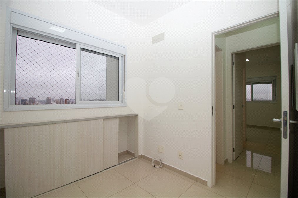 Apartamento com 02 dormitórios, sendo 1 suíte com 02 vagas de garagem