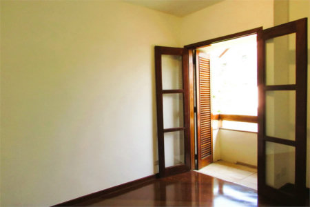 Casa para alugar com 4 quartos, sendo 2 suítes,  em Cidade São Francisco, São Paulo, SP
