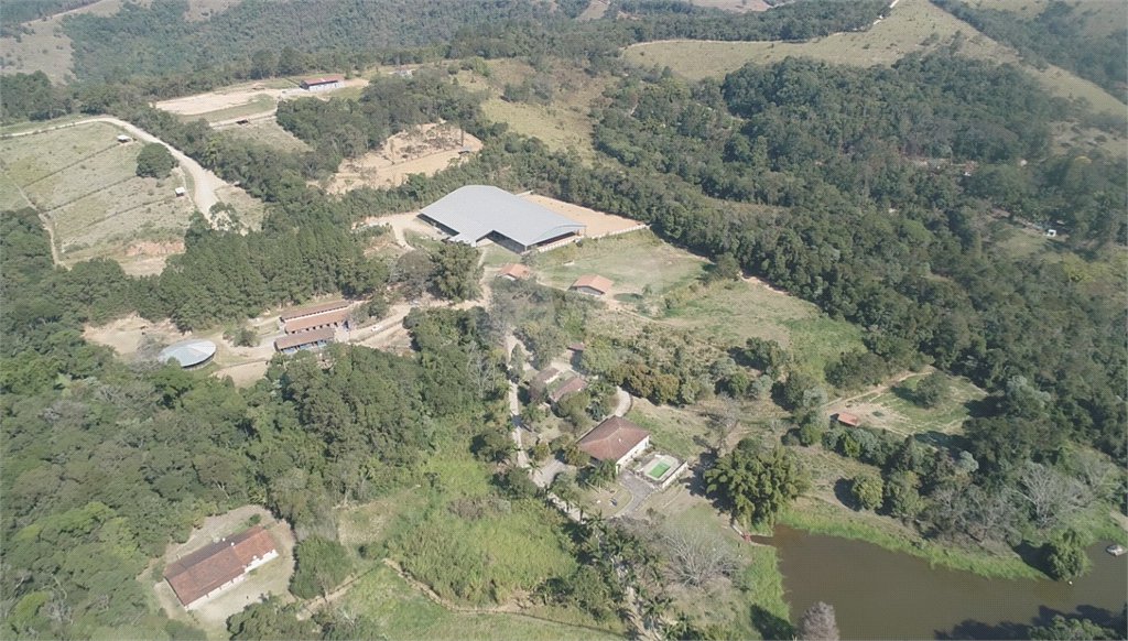 Sítio à venda com 3 suítes em Jardim Guaçu, São Roque, SP
