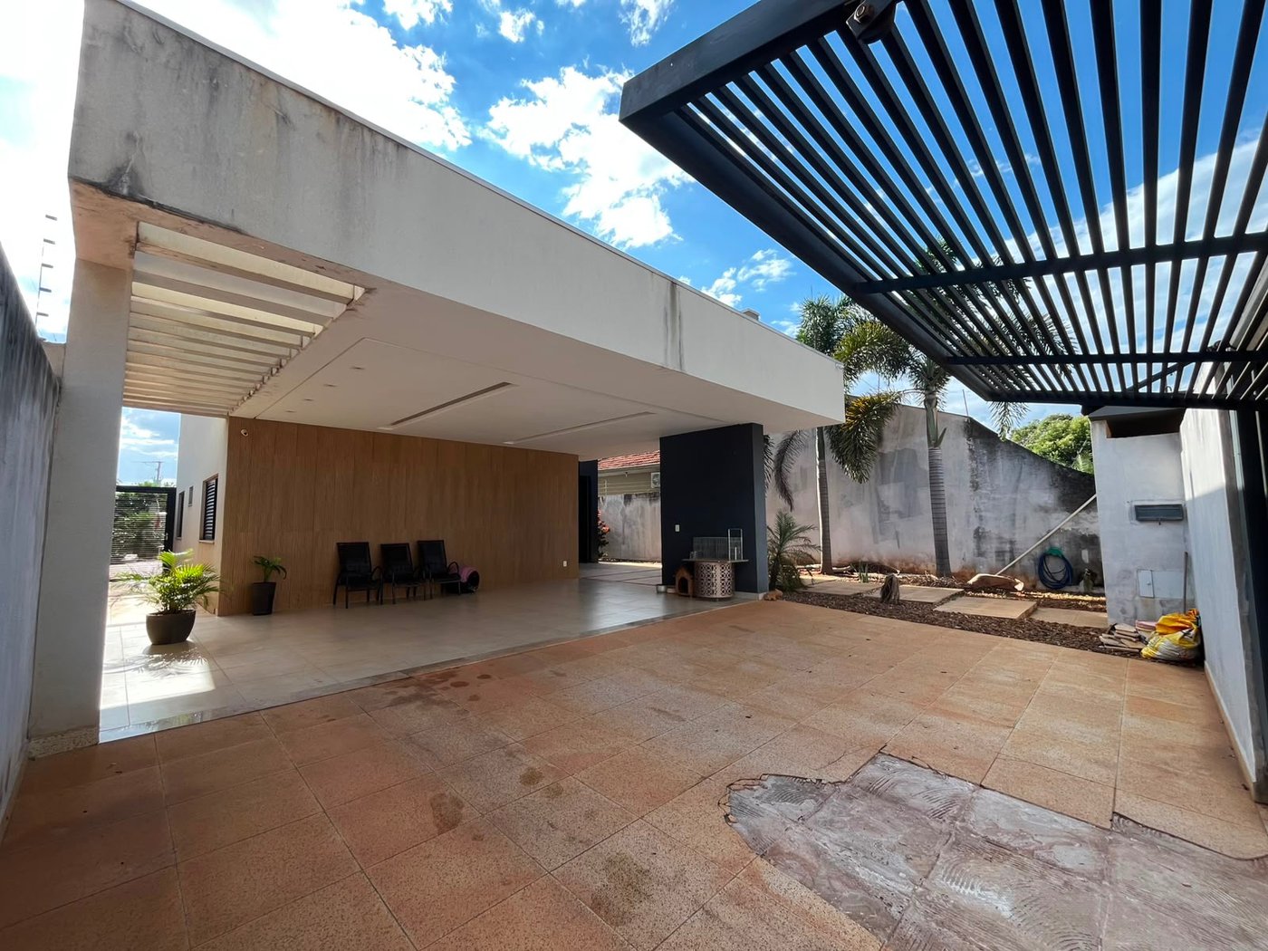 Casa à venda ou para alugar com 4 quartos, sendo 2 suítes,  em Santa Terezinha, Três Lagoas, MS