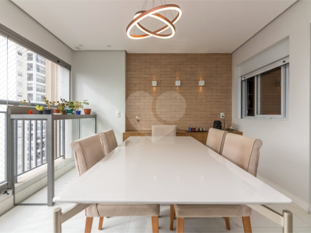 Apartamento à venda com 4 quartos, sendo 2 suítes,  em Jardim Prudência, São Paulo, SP
