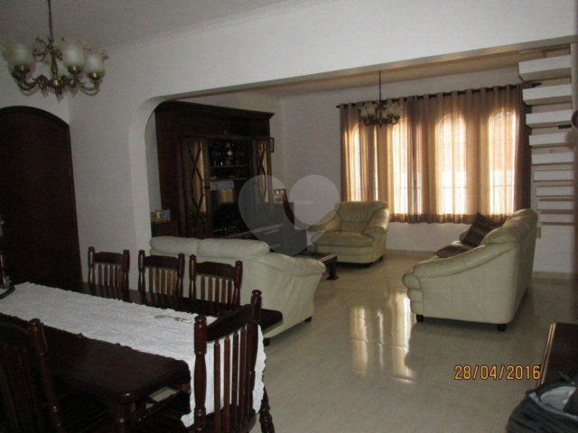 Sobrado à venda com 4 quartos, sendo 1 suíte,  em Vila Nova Cachoeirinha, São Paulo, SP