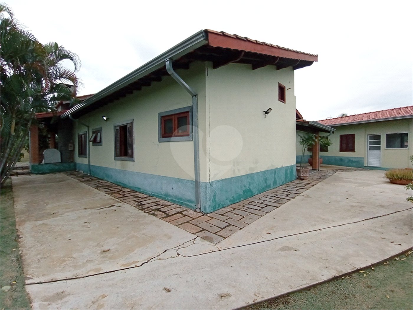 Casa à venda com 4 suítes no condomínio Estância Marambaia, Vinhedo - SP