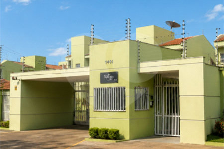 Casa à venda com 3 quartos, sendo 1 suíte,  no condomínio Maison Vert, Várzea Grande - MT
