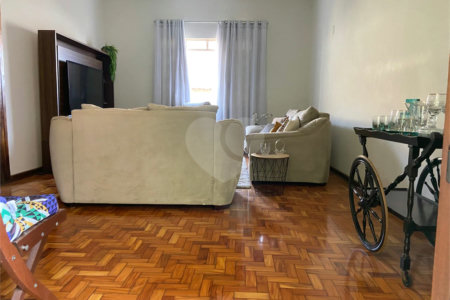 Casa à venda com 3 quartos, sendo 1 suíte, no Centro, Araraquara, SP