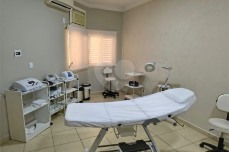 Sobrado à venda com 4 quartos, sendo 2 suítes, em Alto da Boa Vista, Ribeirão Preto, SP